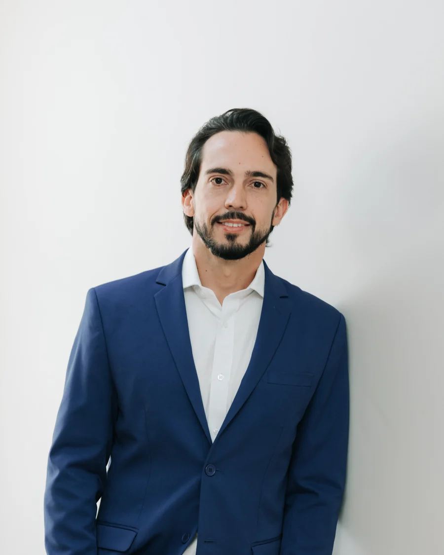 Diogo Silva Ribeiro, sorrindo